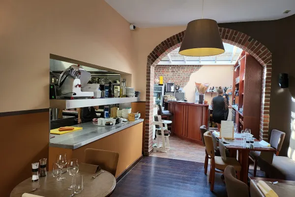 A L'Envers halal restaurant in Ieper