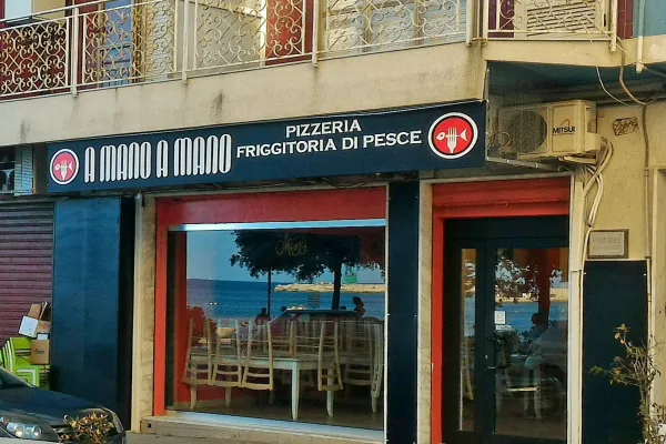 A Mano A Mano halal restaurant in Crotone