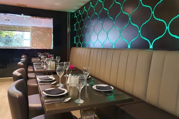 Agra Palace halal restaurant in Nuneaton