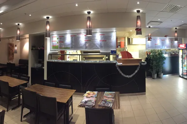 Åkermyntan Pizzeria & Salladsbar halal restaurant in Hässelby