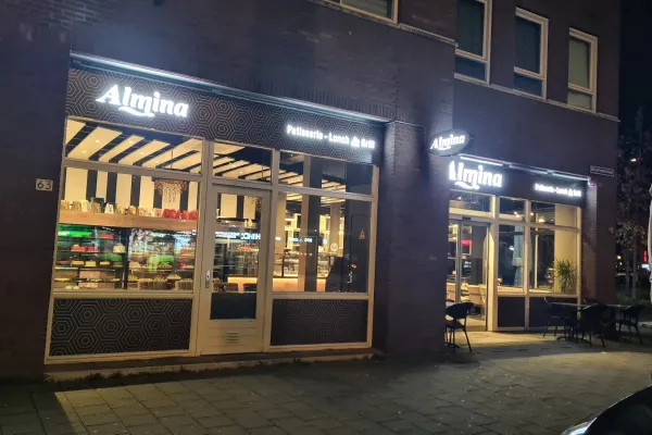 Almina Restaurant en Patisserie halal restaurant in Rotterdam