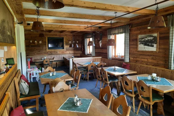 Alpengasthof Hirschberg halal restaurant in Sankt Johann in Tirol