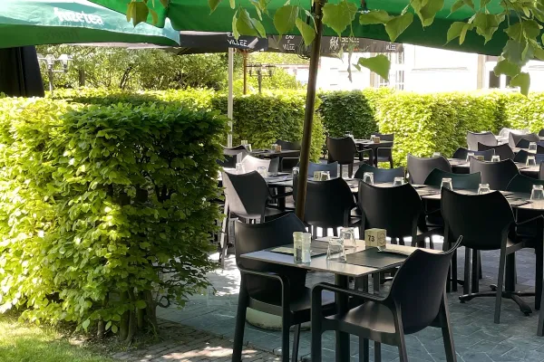 Au fil de l'eau halal restaurant in Ath