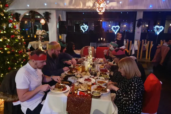 Basil Spice Indian Restaurant, Bar halal restaurant in Basildon