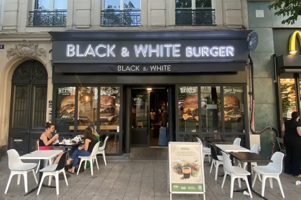 Black & White Burger Angers halal restaurant in Angers