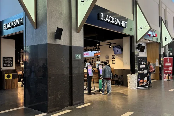 Black & White Burger Grand Prés halal restaurant in Mons