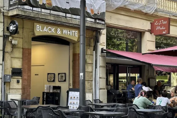 Black & White Burger Perpignan halal restaurant in Perpignan