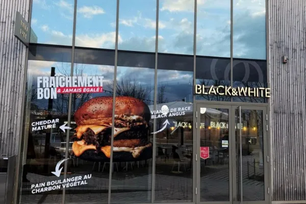 Black & White Burger Saint-Etienne halal restaurant in Saint-Étienne