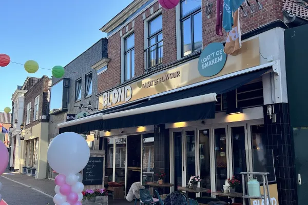 Blond halal restaurant in Oldenzaal