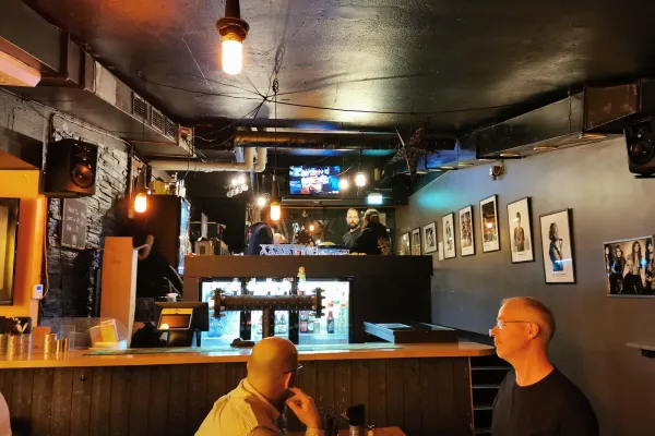 Bomber bar halal restaurant in Motala