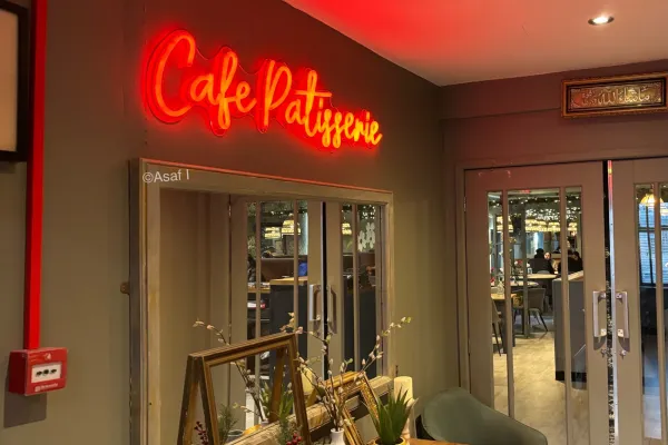 Cafe Patisserie halal restaurant in Bradford