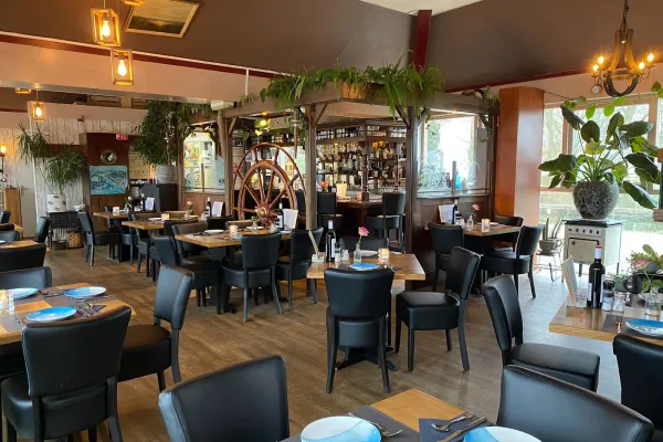 Café‚ Restaurant 'De Driemaster' halal restaurant in Medemblik