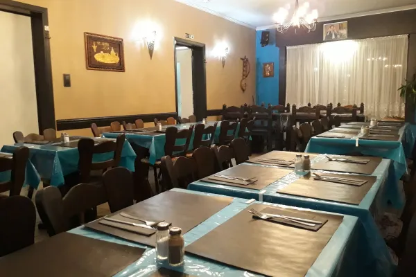 Chez Ahmed et Ahicha halal restaurant in Courcelles