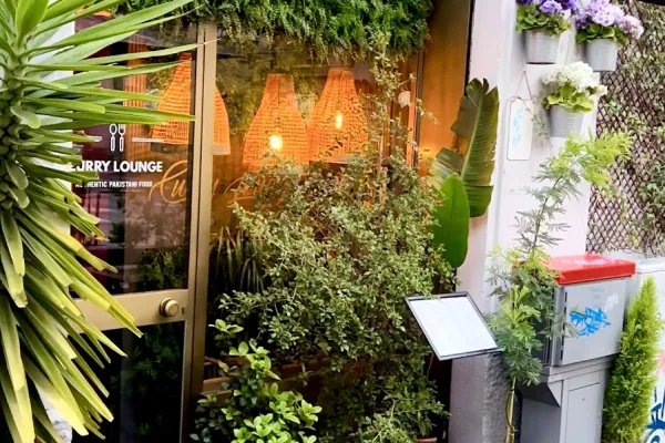 Curry Lounge halal restaurant in Bergamo