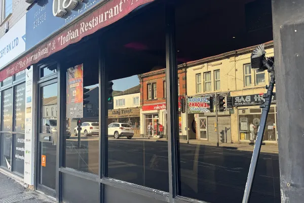 Delhi 41 halal restaurant in Chesterfield