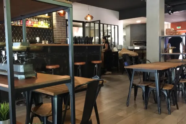 Di Napoli Ristorante Italiano halal restaurant in Vénissieux