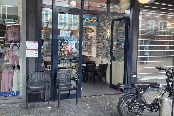 Dönerland & Turkse Pizza Specialisten. halal restaurant in Emmeloord