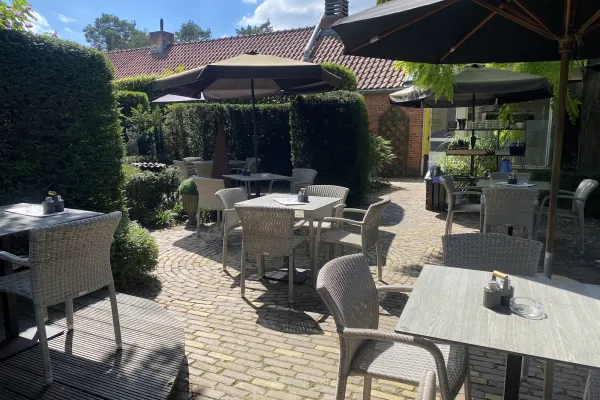 Eetcafe Den Teut halal restaurant in Mol