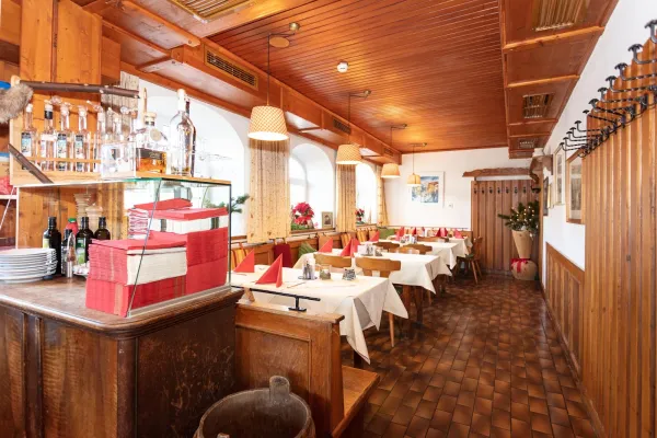 Gasthaus Brandlwirt halal restaurant in Saalfelden am Steinernen Meer