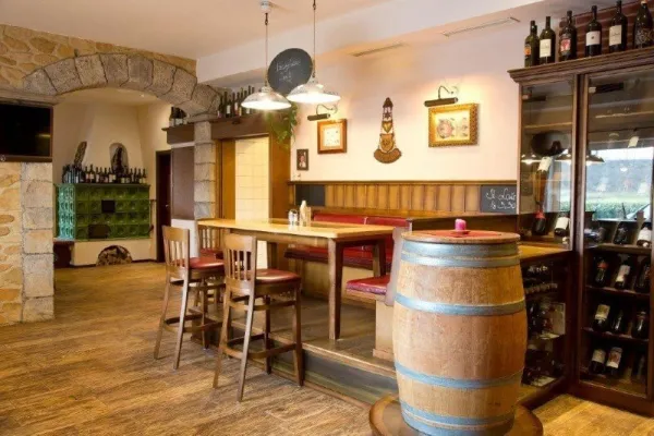 Gasthof Wirt am Bach halal restaurant in Laakirchen