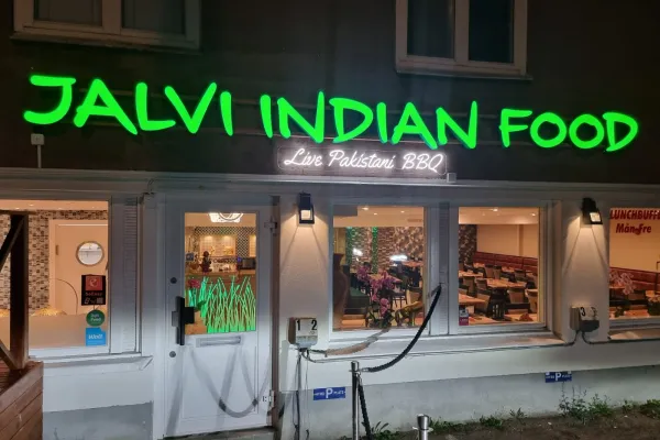 Jalvi Pakistani & Indian Food (Live Pakistani BBQ) halal restaurant in Solna