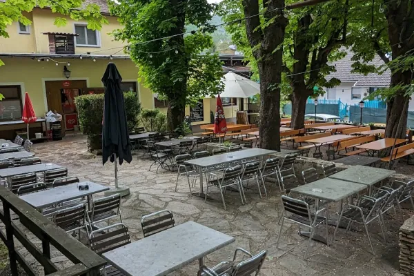 Klugmayer Wienerwaldgasthaus halal restaurant in Purkersdorf