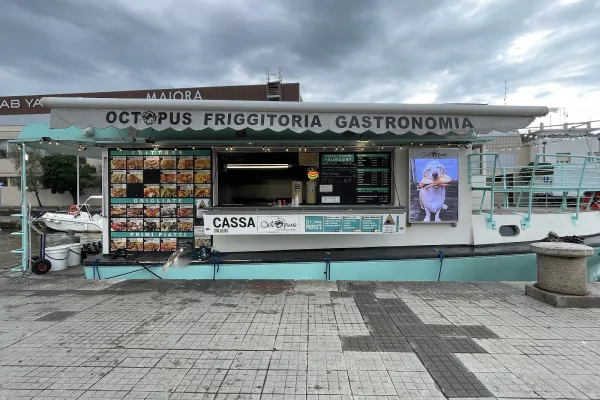 La Barchina Fish & Chips halal restaurant in Viareggio