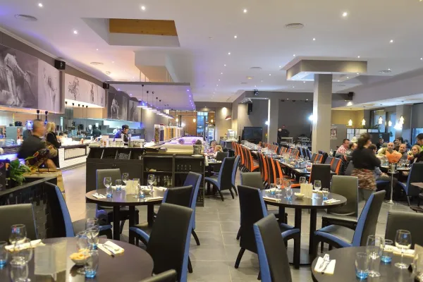 Le Monde est Petit halal restaurant in Braine-l'Alleud