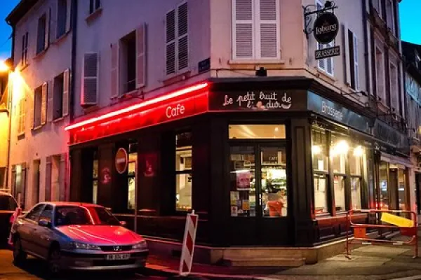 Le petit bruit de l’œuf dur halal restaurant in Évreux