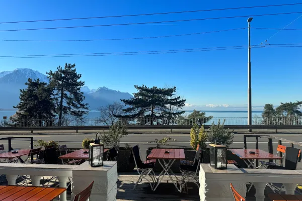 Léman Bae Steakhouse Restaurant halal restaurant in Veytaux