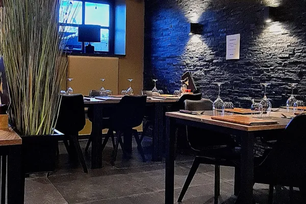 Loods 35 halal restaurant in Zele