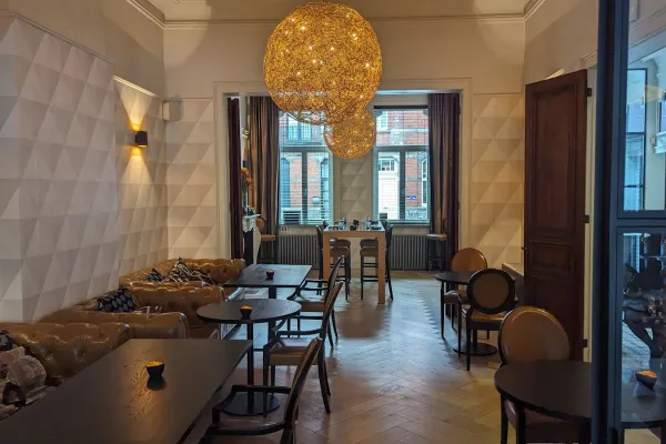 Maison D halal restaurant in Renaix