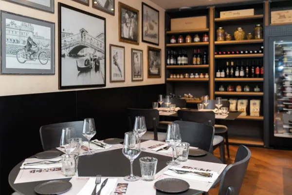 Mama Mia Ristorante Pizzeria halal restaurant in Locarno