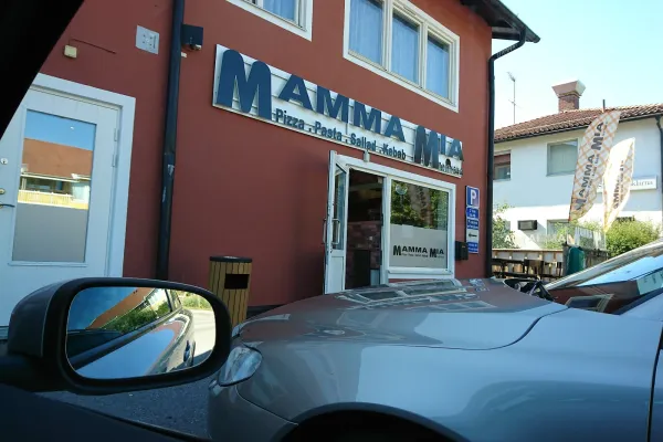 Mamma Mia halal restaurant in Bålsta