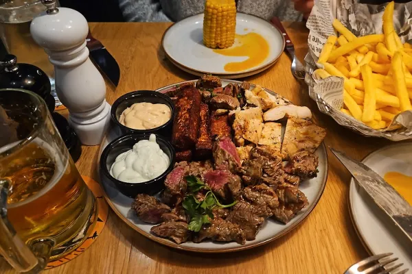 Meat Us - BBQ & Smokehouse Skellefteå halal restaurant in Skellefteå