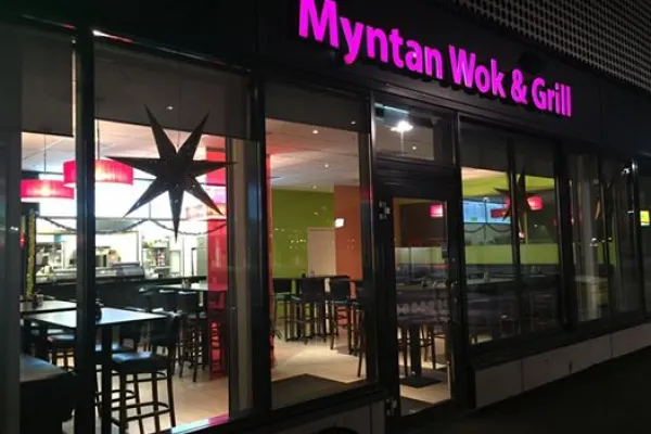 Myntans Wok & Sushi halal restaurant in Hässelby