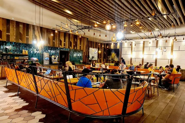 Nando's Burton Upon Trent halal restaurant in Burton upon Trent