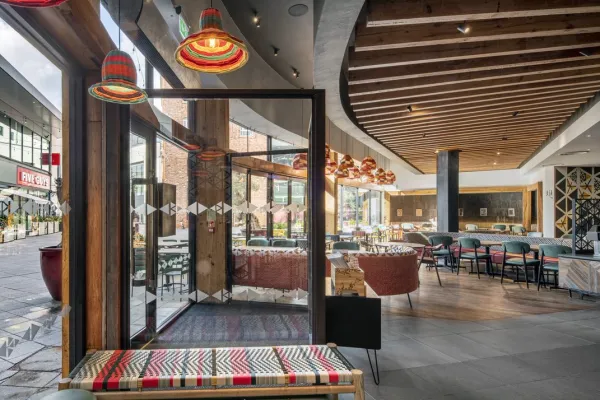 Nando's Cheltenham halal restaurant in Cheltenham