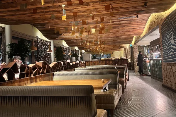 Nando's Rugby halal restaurant in Rugby