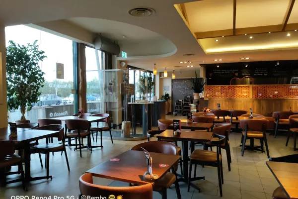Nando's Southport halal restaurant in Southport