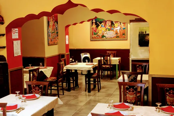 New Lal Qila halal restaurant in Livorno