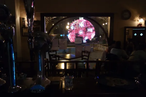 Olden Town English Pub halal restaurant in Salerno