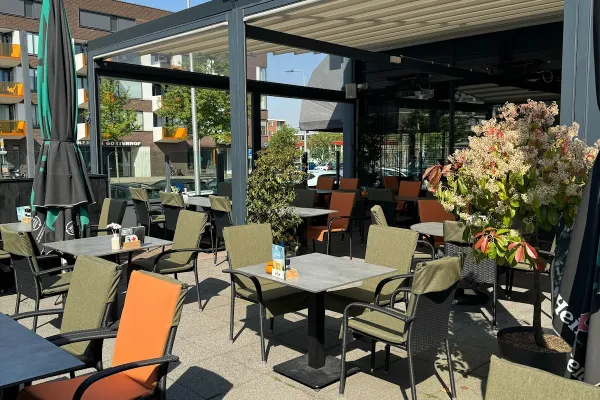 Plateau Eten & Drinken halal restaurant in Spijkenisse
