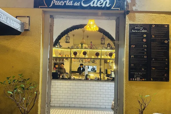 Puerta del Eden halal restaurant in Cádiz