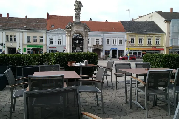 Rathaus Café - Bar - Restaurant halal restaurant in Korneuburg