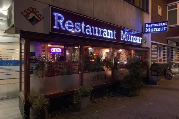 Restaurant Munzur halal restaurant in Rotterdam