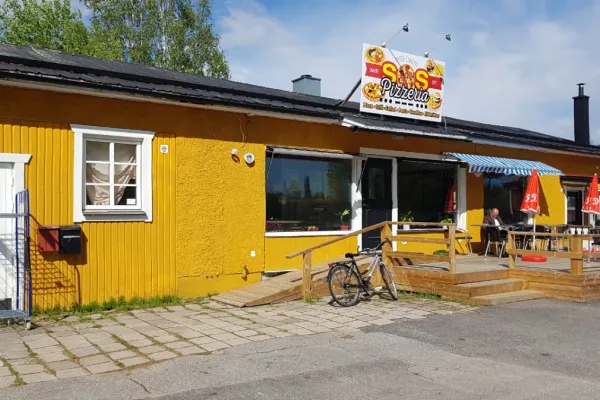 SOS Pizzeria halal restaurant in Öjebyn