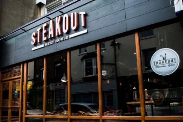 Steakout halal restaurant in Luton