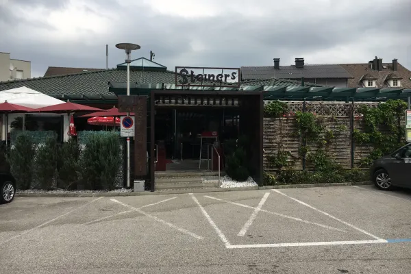 Steiner's Cafe Restaurant Weinbar halal restaurant in Pinsdorf