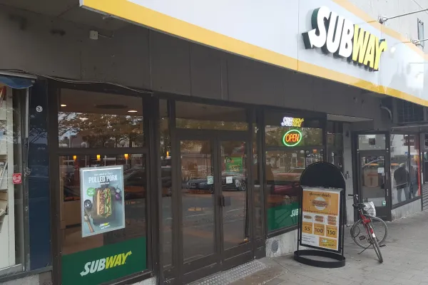 Subway halal restaurant in Motala